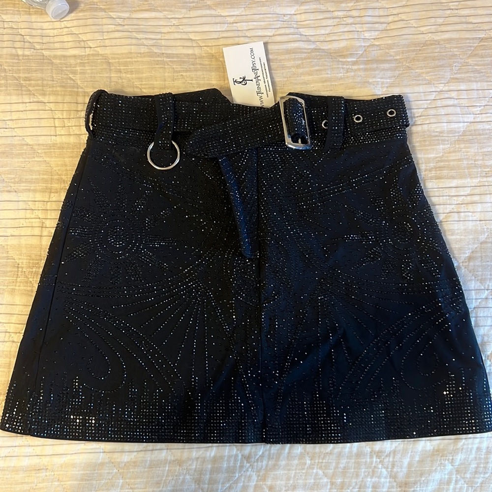 BMWT boutique sparkly black mini skirt!